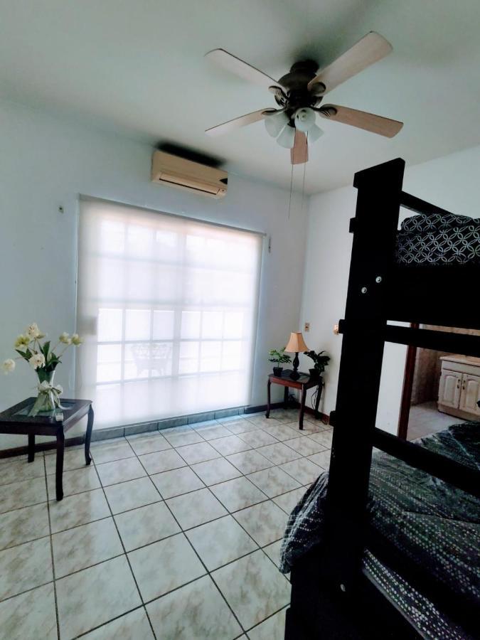La Casa Rosa Monterrey Villa Ngoại thất bức ảnh