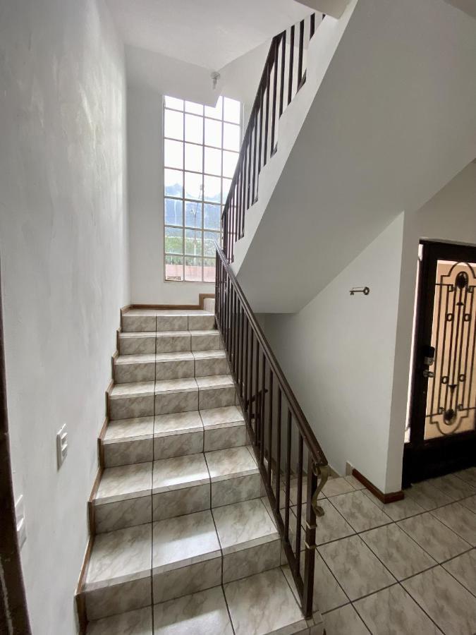 La Casa Rosa Monterrey Villa Ngoại thất bức ảnh